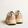 Zapatillas de mujer con Running Sole, en malla y ante, con estrella rosa y lengüeta plateada en el talón