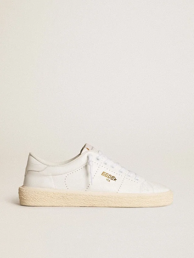 Zapatillas de tenis para mujer en piel blanca