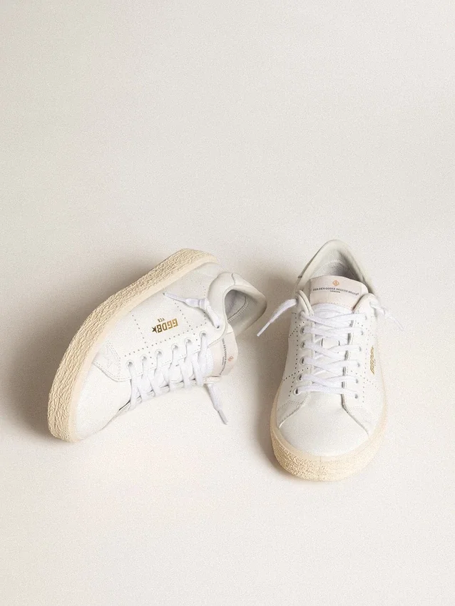 Zapatillas de tenis para mujer en piel blanca
