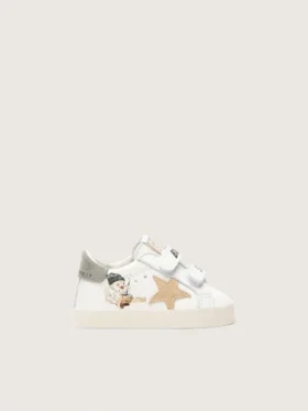 Zapatillas escolares para bebé en napa con estrella de ante beige y estampado de mascota