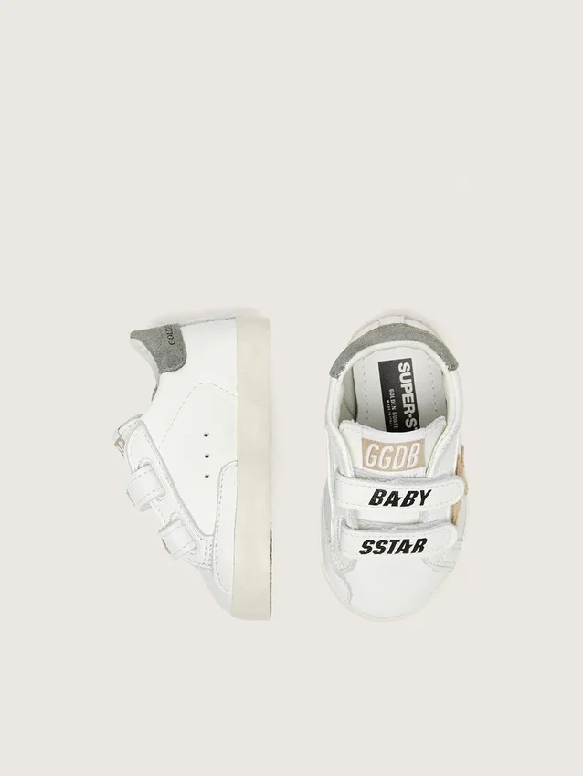 Zapatillas escolares para bebé en napa con estrella de ante beige y estampado de mascota