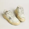 Zapatillas Forty2 para hombre en piel blanca con cordones con cristales Swarovski y estrella de TPU gris