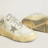 Zapatillas Forty2 para hombre en piel blanca con cordones con cristales Swarovski y estrella de TPU gris
