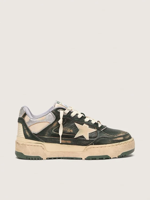 Zapatillas Forty2 para hombre en piel verde y nailon color crema con estrella de TPU y lengüeta del talón de piel plateada
