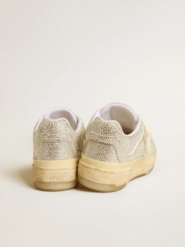 Zapatillas Forty2 para mujer en piel blanca y cristales Swarovski con estrella blanca