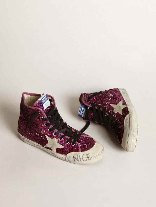 Zapatillas Francy con lentejuelas y letras escritas a mano en la suela