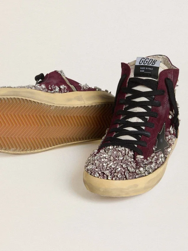 Zapatillas Francy LAB para mujer en ante burdeos con estrella de piel negra brillante y pedrería