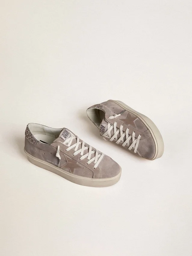 Zapatillas Hi Star para mujer en ante beige con estrella de piel laminada y lengüeta del tacón con purpurina