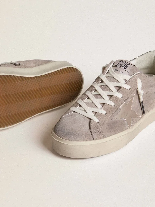 Zapatillas Hi Star para mujer en ante beige con estrella de piel laminada y lengüeta del tacón con purpurina