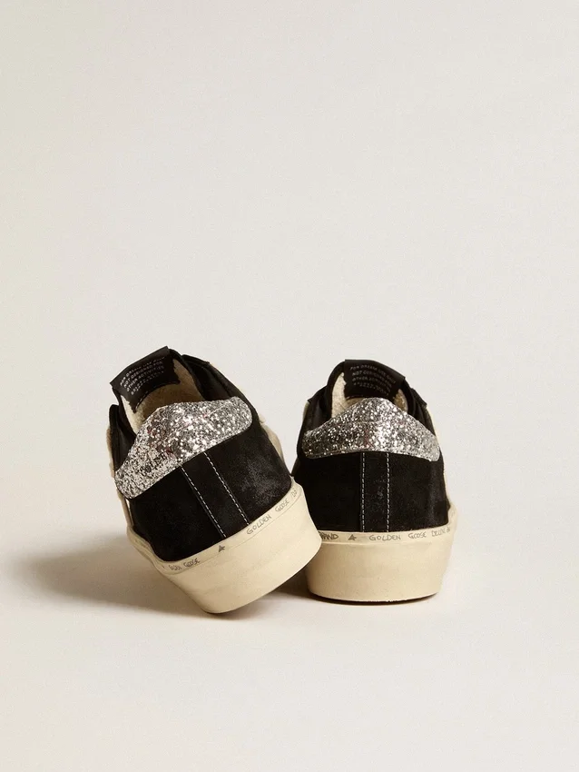 Zapatillas Hi Star para mujer en piel negra con lengüeta del talón con purpurina plateada