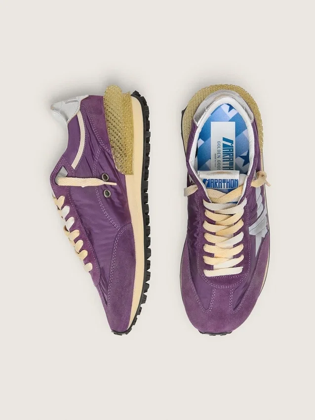 Zapatillas Marathon para mujer con parte superior de nailon morado y estrella blanca