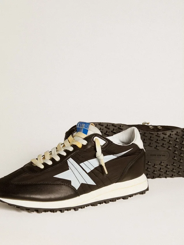 Zapatillas Marathon para hombre con parte superior de nailon negro y estrella blanca