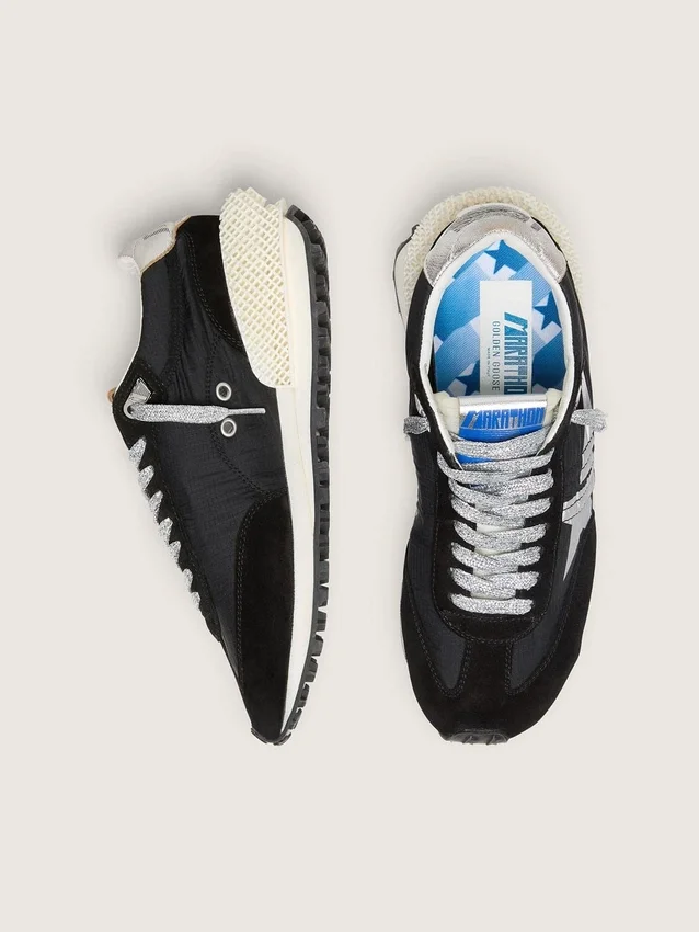 Zapatillas Marathon para mujer con parte superior de nailon ripstop negro y estrella plateada