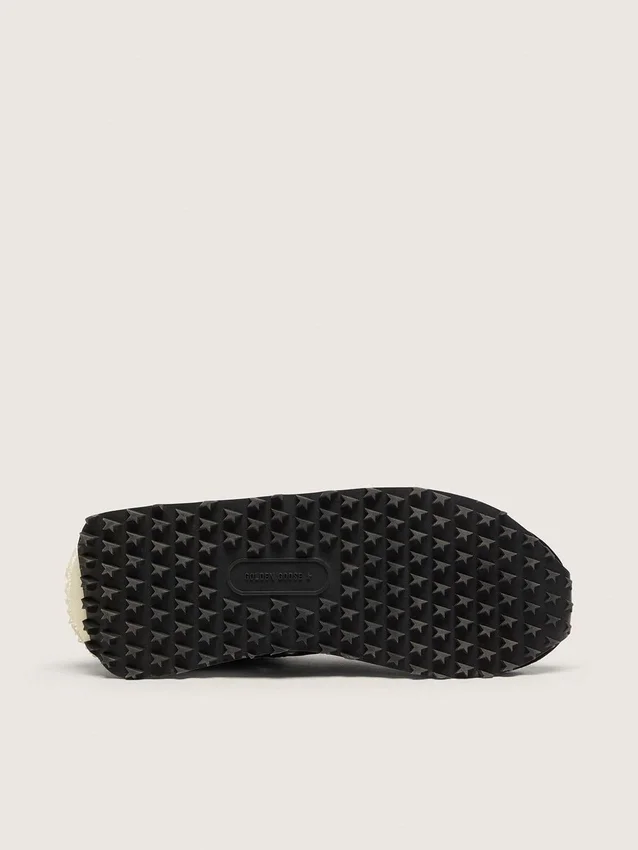 Zapatillas Marathon para mujer con parte superior de nailon ripstop negro y estrella plateada