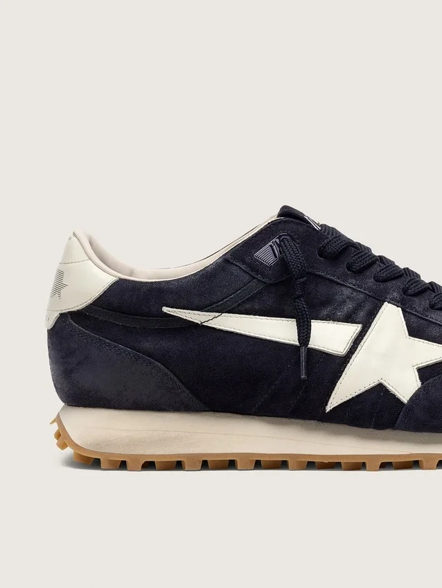 Zapatillas Marathon para hombre en ante azul marino con estrella y lengüeta del talón de piel blanca