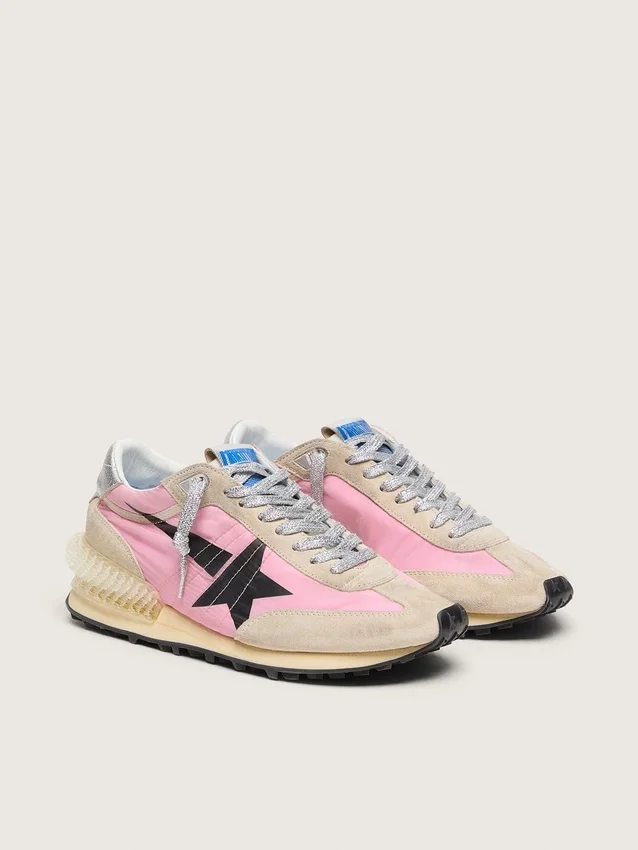 Marathon para mujer en nailon rosa y ante beige con estrella estampada en negro