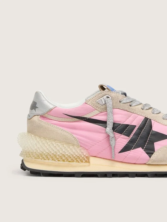Marathon para mujer en nailon rosa y ante beige con estrella estampada en negro
