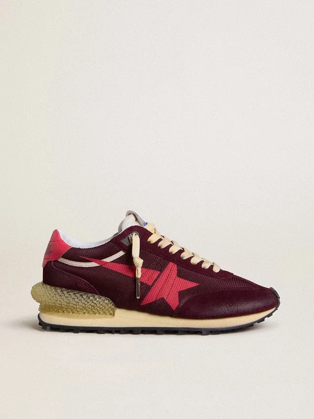 Zapatillas Marathon para hombre en malla y ante burdeos con estrella rosa estampada