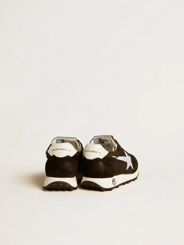 Zapatillas Marathon para niños en nailon negro con estrella estampada y lengüeta de cuero en el talón