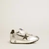 Zapatillas Marathon para niños en nailon plateado con estrella negra y lengüeta de cuero en el talón