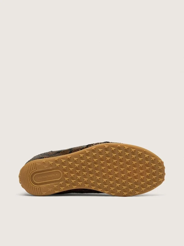 Zapatillas Marathon Speed para hombre en piel con estampado de serpiente marrón, estrella negra y lengüeta del talón de piel plateada