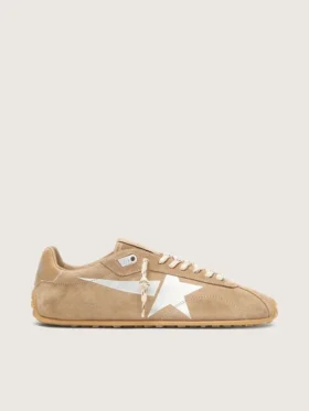 Zapatillas Marathon Speed para mujer con parte superior de ante color tabaco y estrella plateada