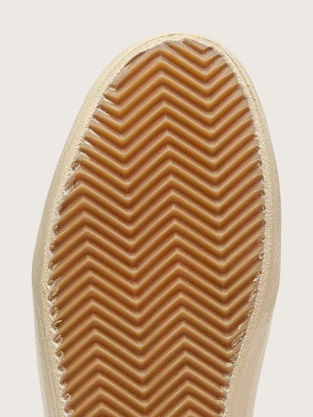 Zapatillas Mid Star para mujer en ante color perla con estrella de piel burdeos e inserciones de perlas y bordados