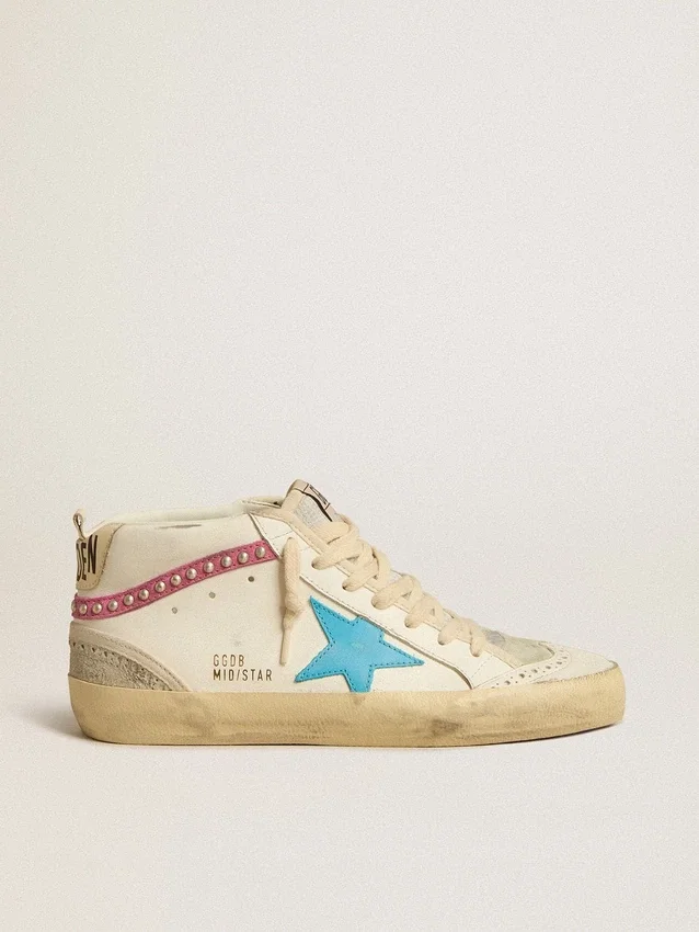 Zapatillas Mid Star para mujer en piel con estrella azul claro y detalle de ante fucsia con tachuelas platino