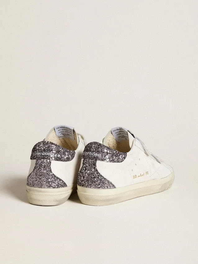 Zapatillas «Old School» de origen biológico con estrella perforada y lengüeta del talón con purpurina