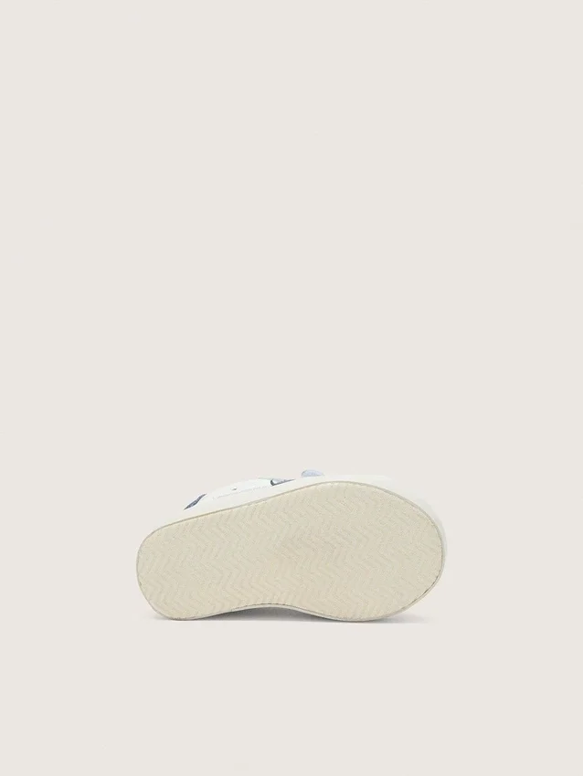 Zapatillas «Old School» para bebé en piel blanca con estrella de ante azul vaquero