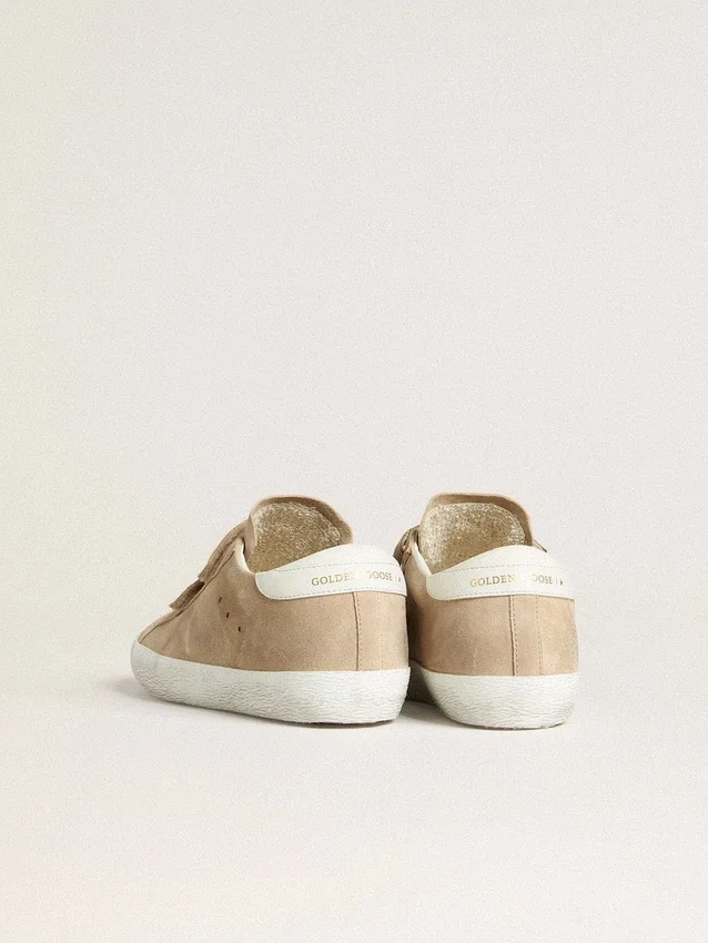 Zapatillas Old School para mujer en ante beige con lengüeta del talón de piel blanca