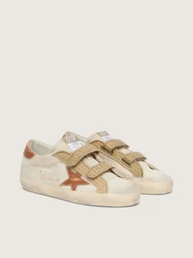 Zapatillas Old School para mujer en ante color perla con estrella de cuero rojo ladrillo y tira de rafia