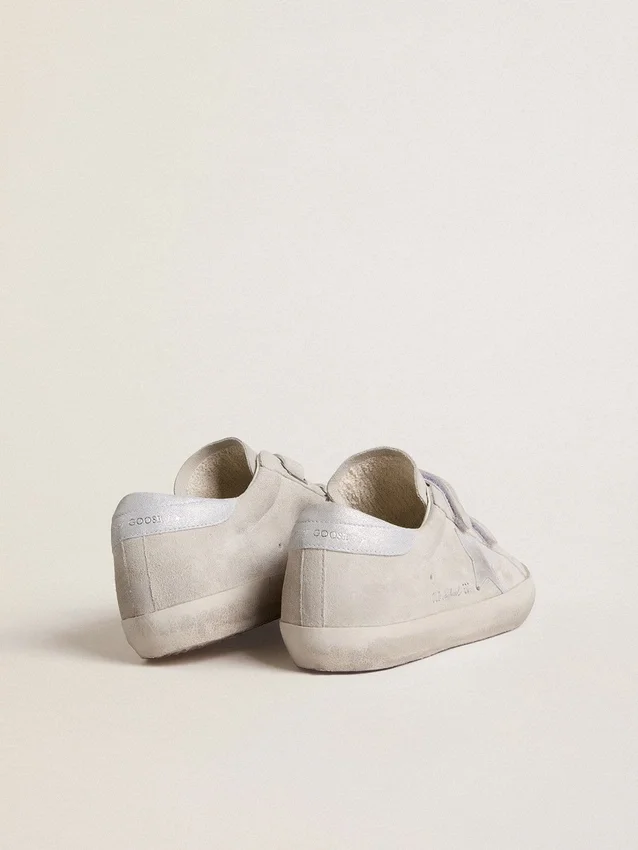 Zapatillas Old School para mujer en ante gris claro con una estrella de piel con microbrillo