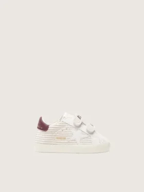 Zapatillas para bebé de terciopelo con estrella de ante blanco y lengüeta trasera de cuero burdeos