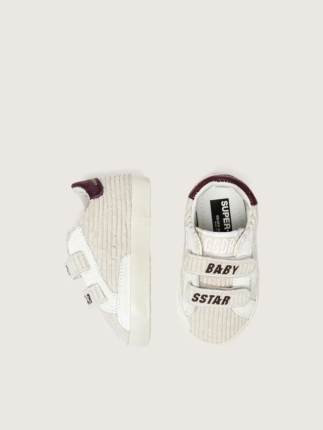 Zapatillas para bebé de terciopelo con estrella de ante blanco y lengüeta trasera de cuero burdeos