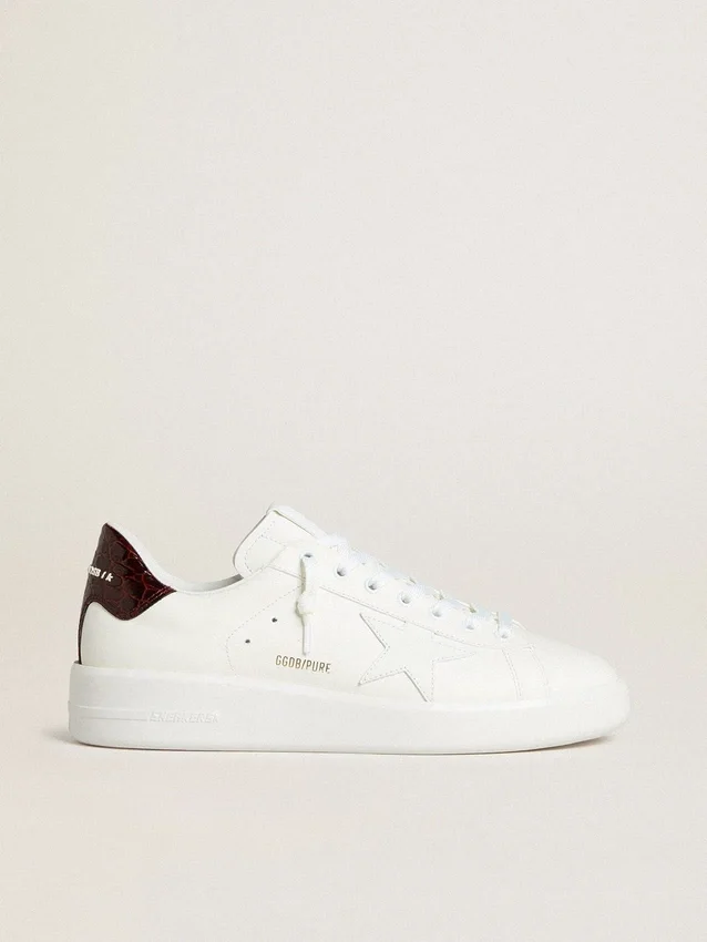 Zapatillas Purestar para hombre con estrella de piel blanca y lengüeta del talón de piel con estampado de cocodrilo en color burdeos