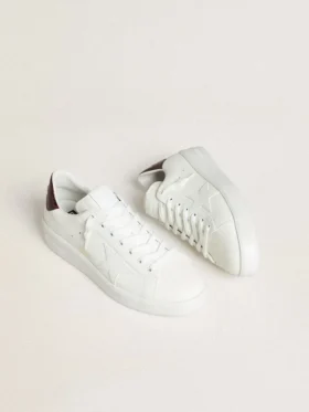 Zapatillas Purestar para hombre con estrella de piel blanca y lengüeta del talón de piel con estampado de cocodrilo en color burdeos