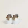 Zapatillas Purestar para mujer con estrella de piel blanca y lengüeta en el talón con cristales marrones