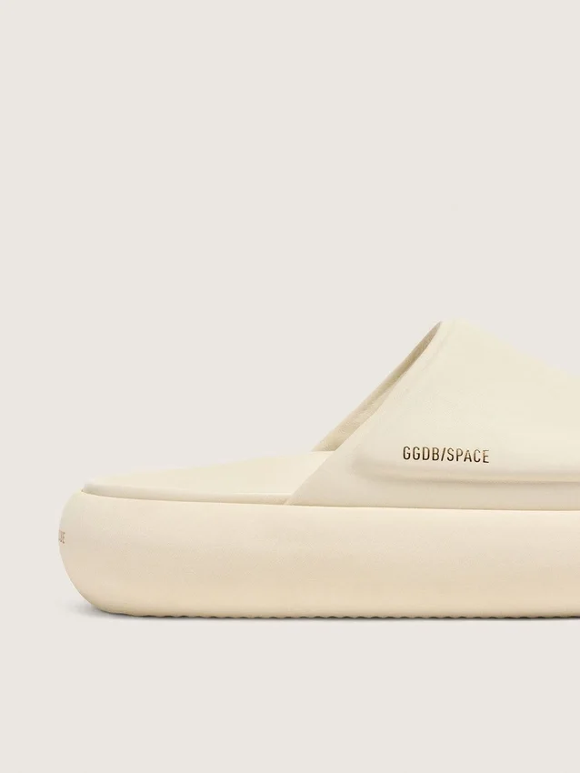 Chanclas Slide Space-Star para hombre en piel blanca