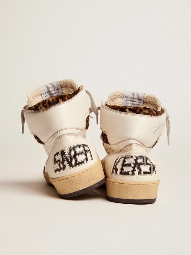 Zapatillas Sky-Star con firma en el tobillo e inserciones de piel de potro con estampado de leopardo