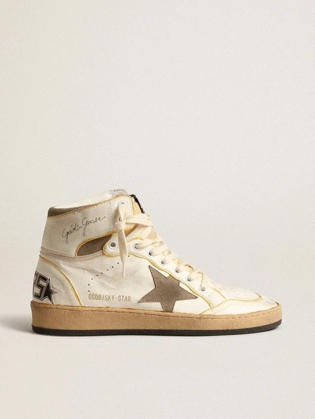Zapatillas Sky-Star para hombre en piel napa blanca con estrella de ante gris paloma
