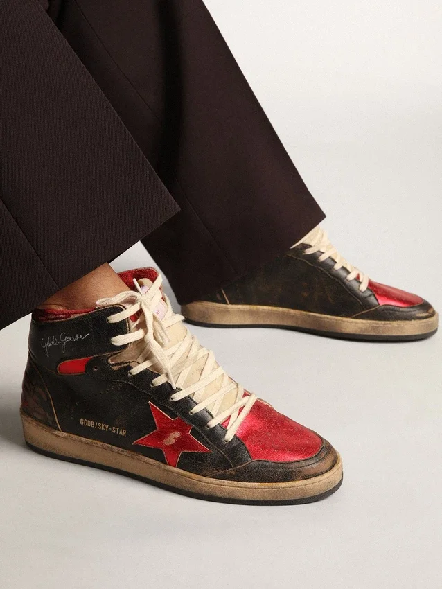 Zapatillas Sky-Star para hombre en piel negra brillante con estrella roja