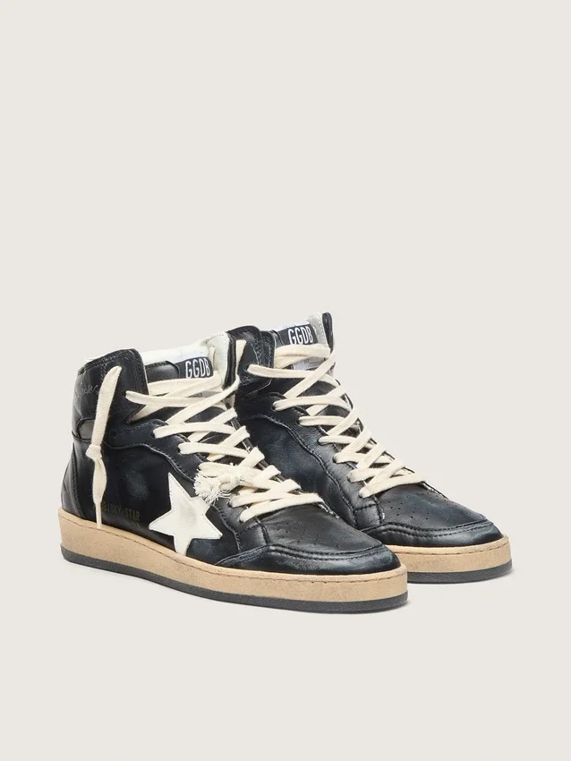 Zapatillas Sky-Star para mujer en napa negra con estrella blanca