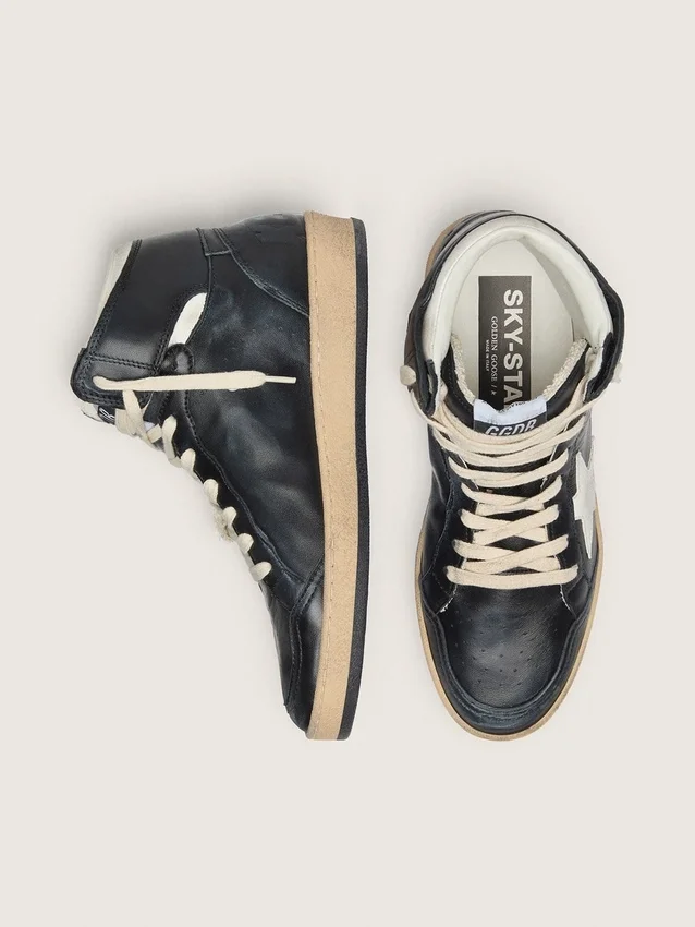 Zapatillas Sky-Star para mujer en napa negra con estrella blanca