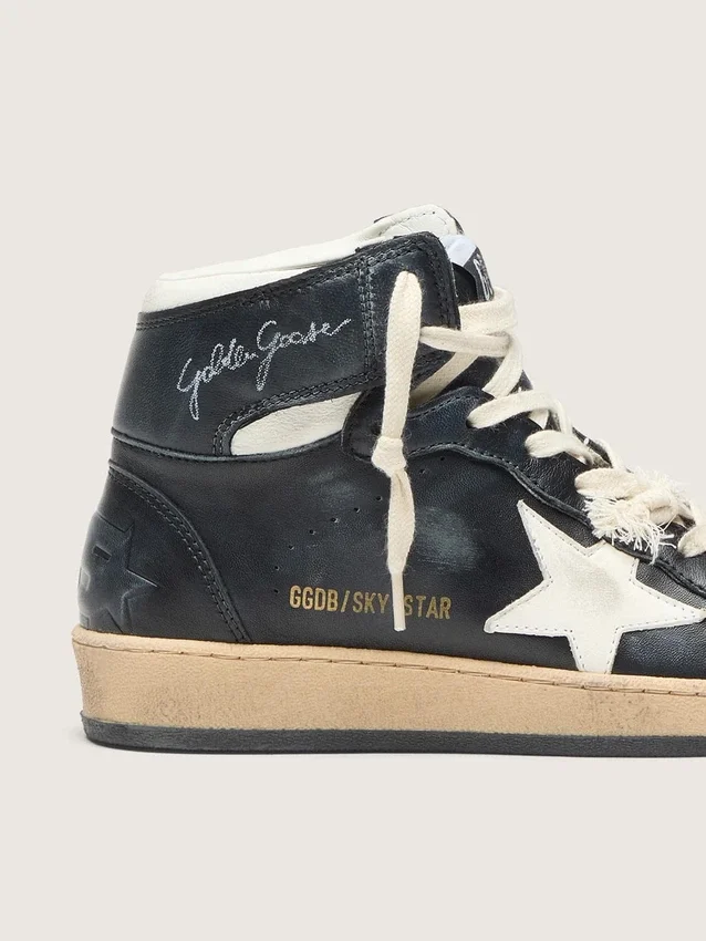 Zapatillas Sky-Star para mujer en napa negra con estrella blanca