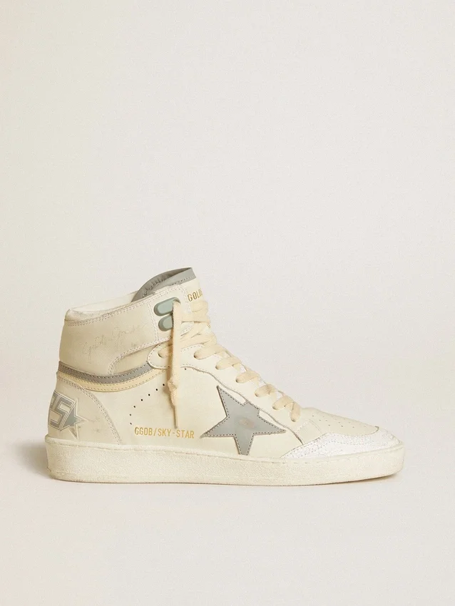 Zapatillas Sky-Star para mujer en piel con estrella de piel azul claro y lengüeta blanca en el talón