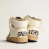 Zapatillas Sky-Star para mujer en piel napa blanca con estrella de ante gris paloma