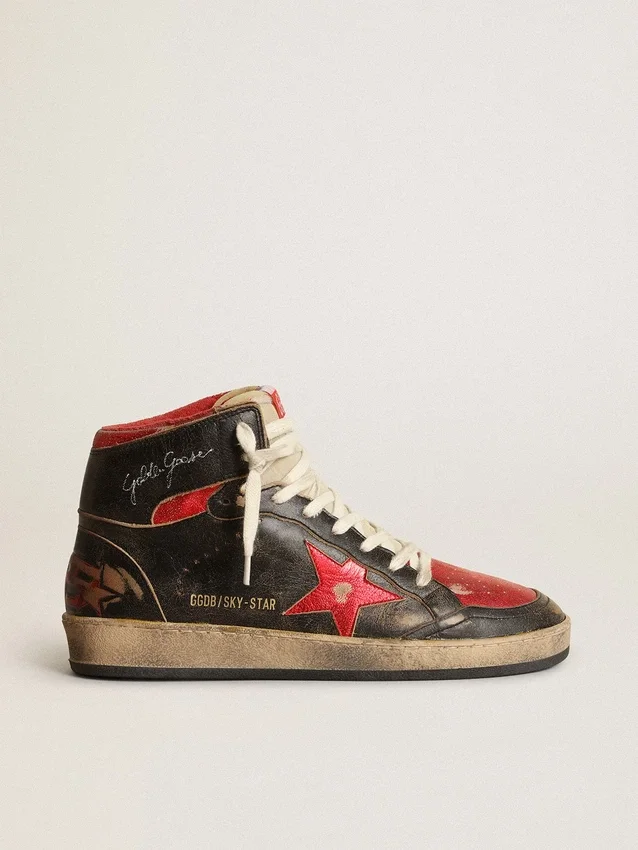 Zapatillas Sky-Star para mujer en piel negra brillante con estrella roja