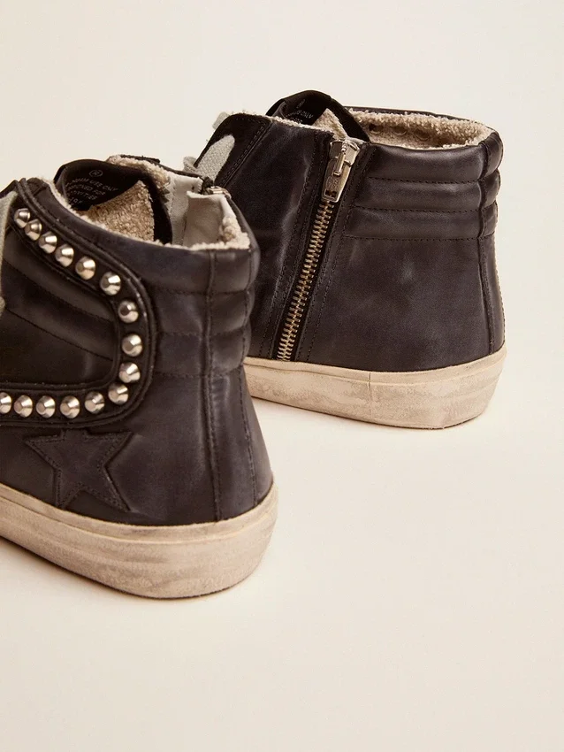 Zapatillas Slide para hombre, negras con tachuelas