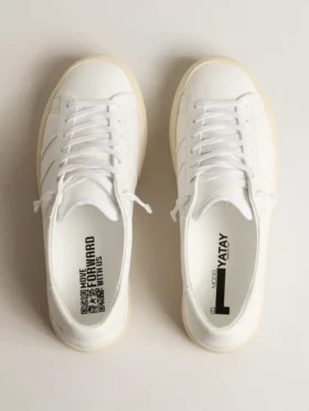 Zapatillas sostenibles Yatay Modelo 1B con parte superior blanca de origen biológico y Y blanca